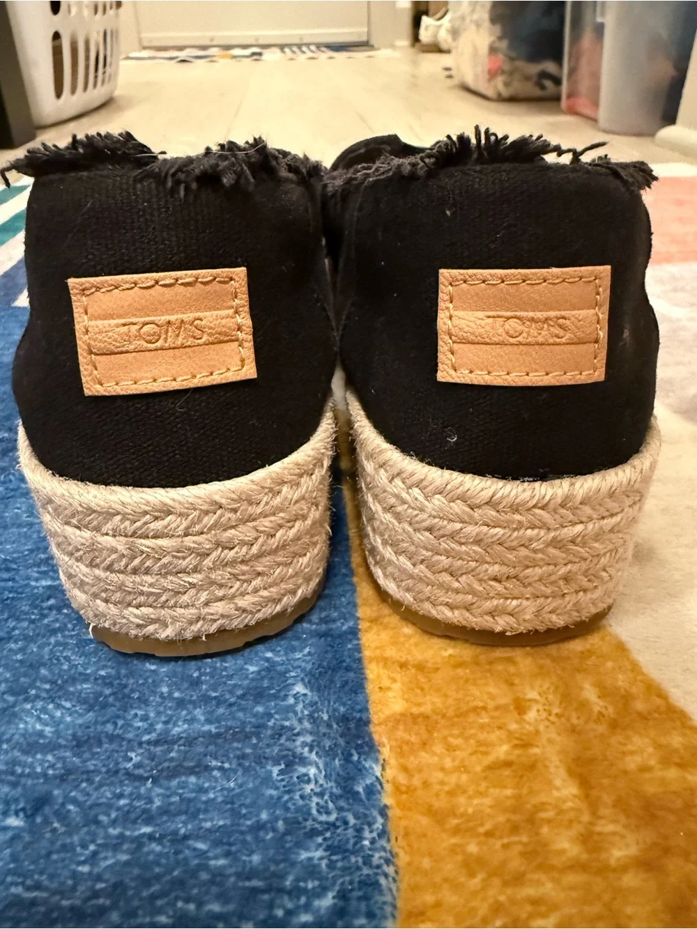TOMS Valencia Black Canvas Platform Espadrilles Frayed Edge Slip-On Sz 8 Comfy